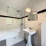 à - A La Belle Epoque D'esneux Casa de Férias *