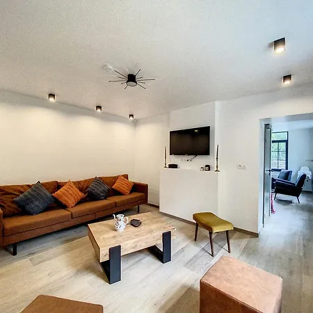 à - A La Belle Epoque D'esneux