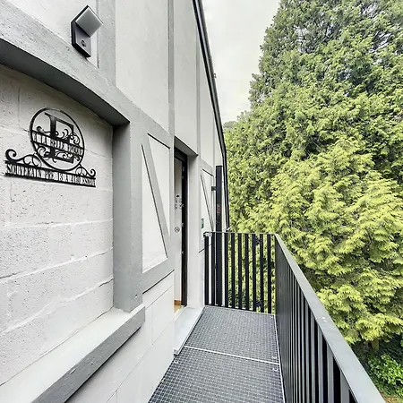 à - A La Belle Epoque D'esneux